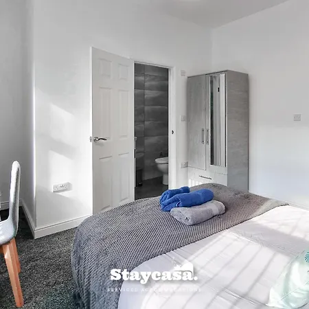 Cowesby Co-Living - Private Room Self-Cater-3